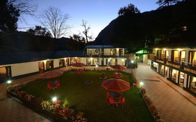 Raj Bilas Palace