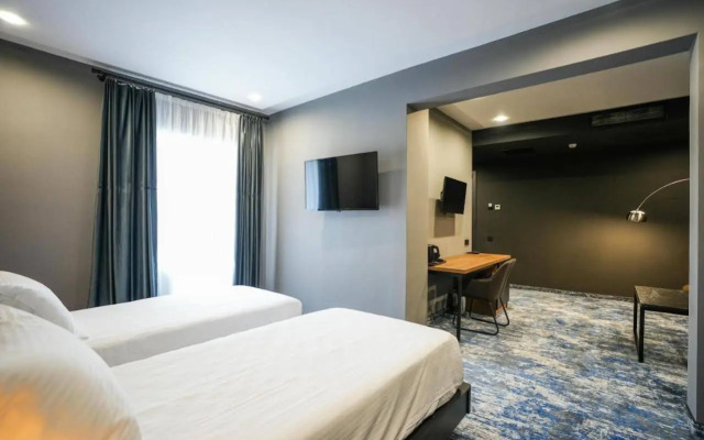 Отель Splendid Tbilisi