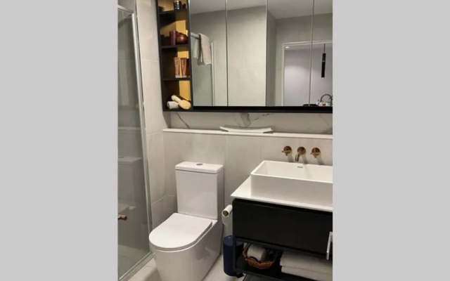 Luxury 1BR + Study near MCG, Tennis Centre & City
