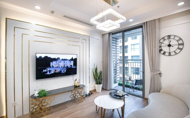 Canh Apartment in Vinhome Skylake