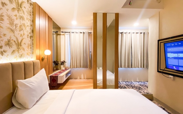 Comfy and Modern Look 1BR LRT City Jatibening Apartment – Guest Rooms – Bekasi