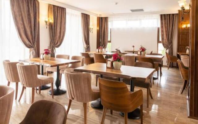 RED CONFORT HOTEL Boutique