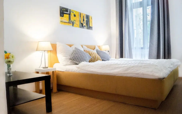 Beautiful 2BR - 12 min from Downtown