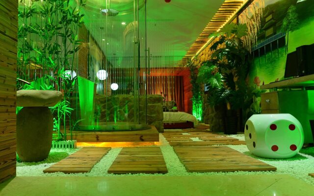 Wuhan Nine-tailed Fox Art Hotel
