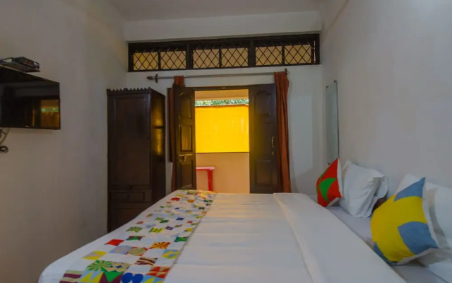 OYO 15369 Home Cozy Studio Curlies Anjuna Beach