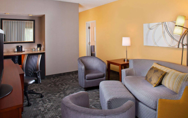 Courtyard by Marriott Memphis Airport