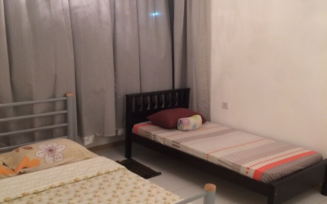 Lawang Suite 2 Bedroom Corner Apartment