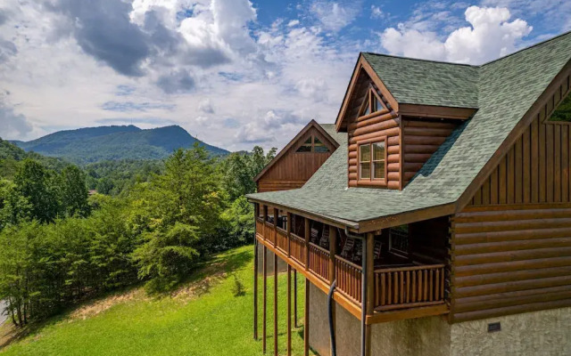 MooseBehaving - Two Bedroom Cabin