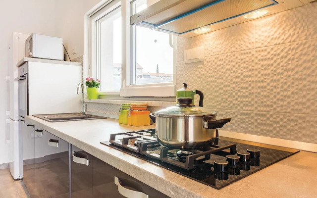 Beautiful Home in Cetinici With Wifi and 3 Bedrooms