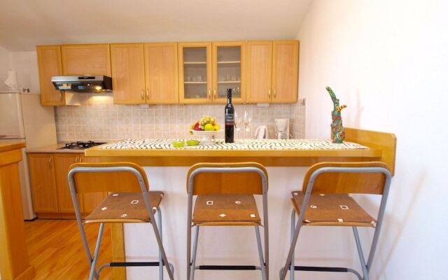 Apartment 440