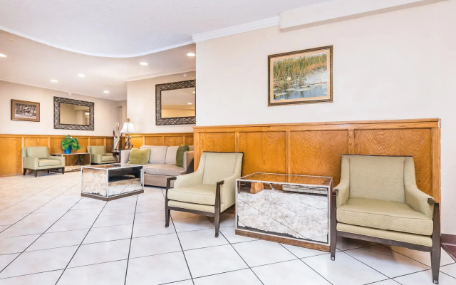 Days Inn By Wyndham Lake Okeechobee