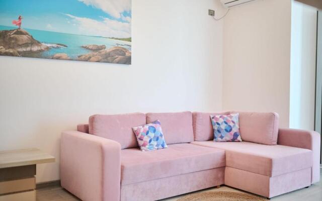 Beachfront 1BR apartment- Spa n Pools