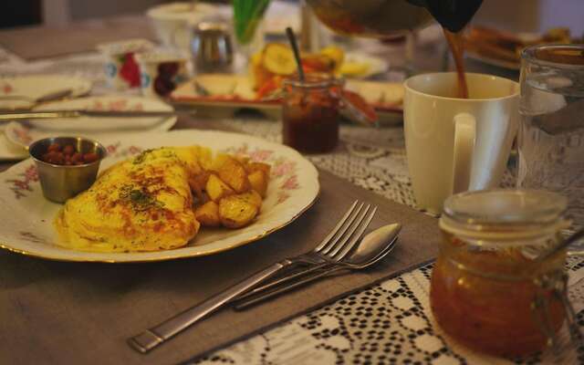 Sir Isaac Brock B&B Luxury Suites