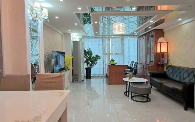 Railway Station Splendid Elegant Apartment