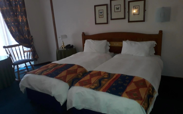 African Sky Hotels - Pine Lake Inn