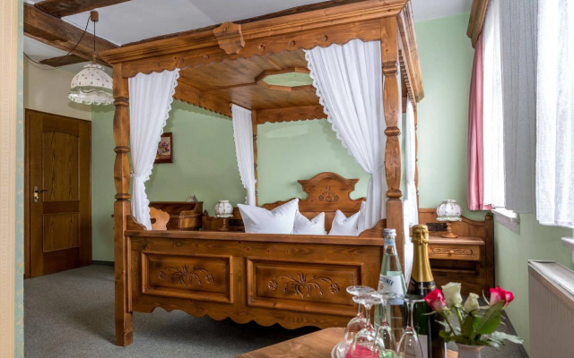 Burg Edelhof Hotel-Restaurant