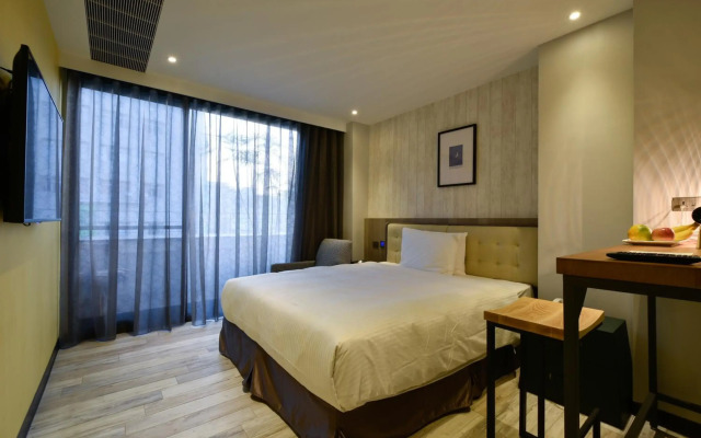 3 Door Hotel