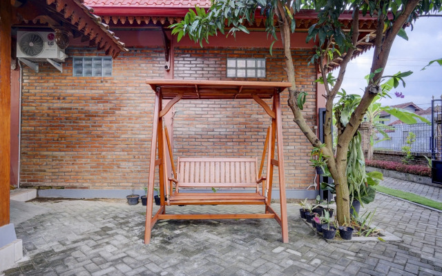 OYO 90265 Cempoko Mulyo Homestay Syariah