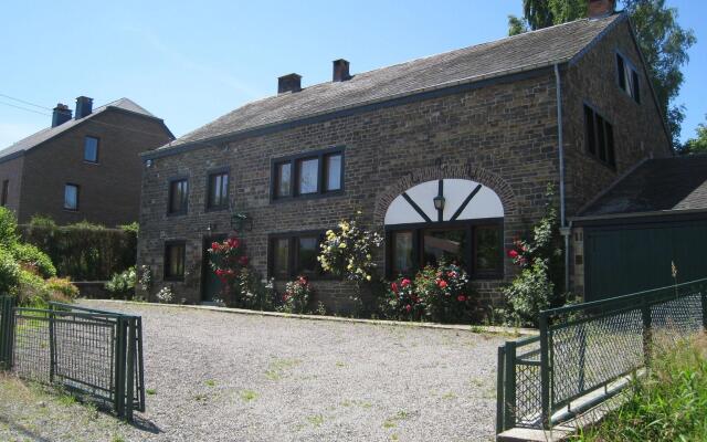Cozy Holiday House near La Roche