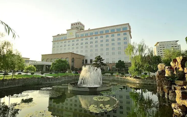 Chunlan Business Hotel
