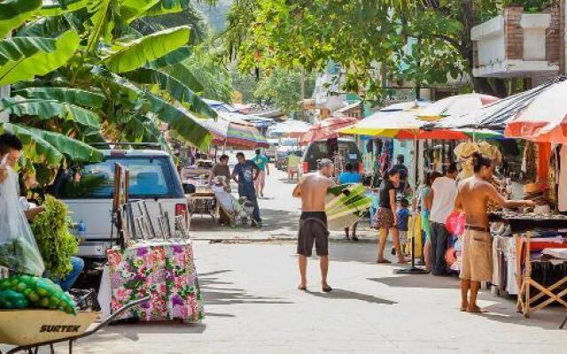 Surfing Sayulita Break