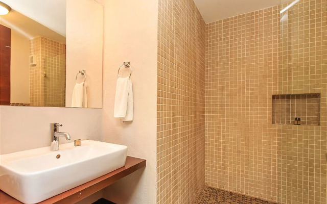 Plaza Paraiso by Playa Moments