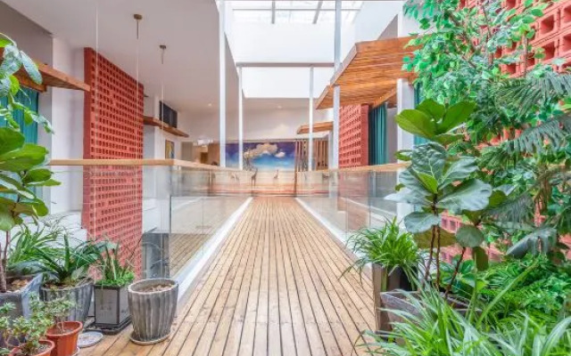 Wonderland Hotel (Nanyang Jianye Kaixuan Plaza)