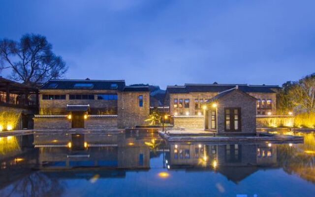 Ven Courtyard