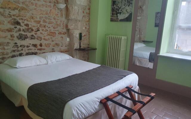 Hotel Restaurant le grand monarque