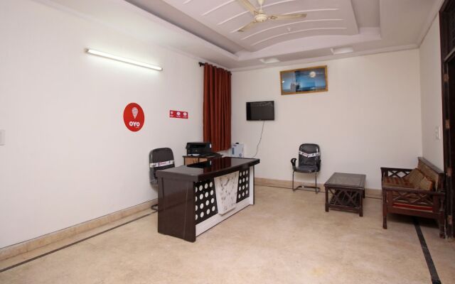 OYO 9019 Golden Park Kirti Nagar