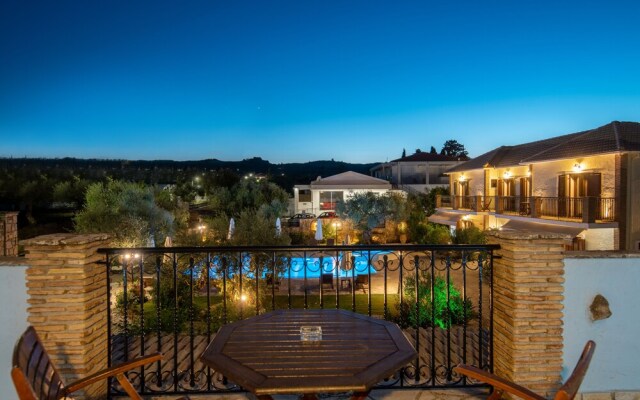 Superior 2-brm Villa, Ideal Locale,300m From Beach