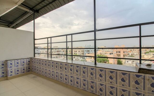 OYO 43619 Sahasra Residency