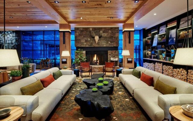 The Cloudveil, Autograph Collection