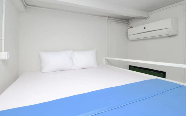 Kamar Keluarga Bandara IV Syariah