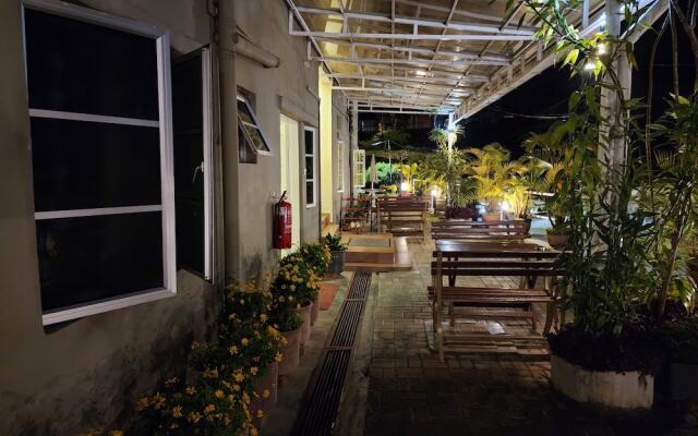 Golden Lodge