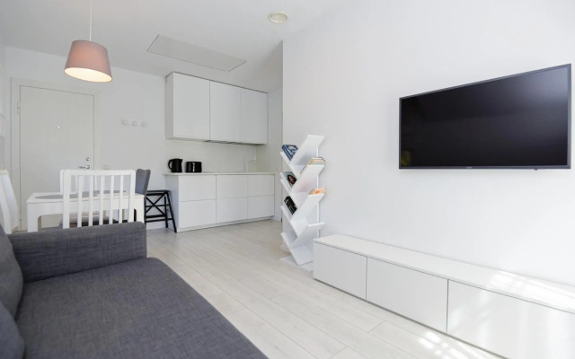 Apartment Amber White