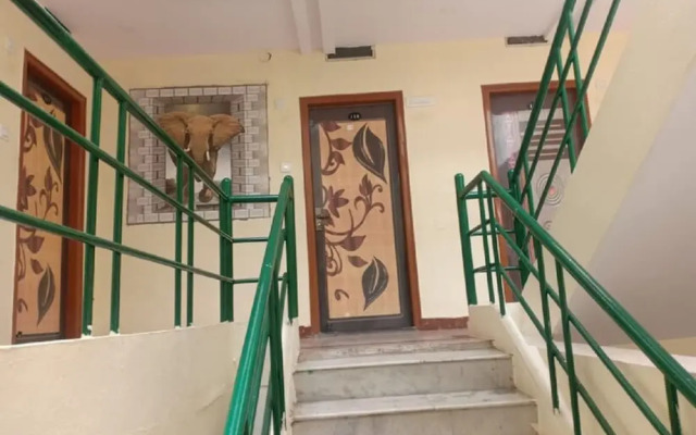 Goroomgo Heera Palace Mysore