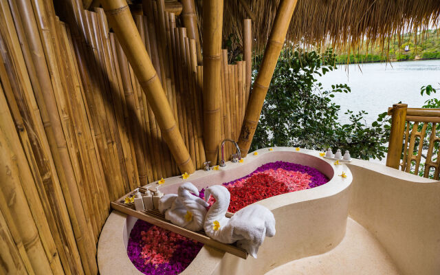 Menjangan Dynasty Resort