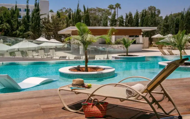 Asterias Beach Hotel
