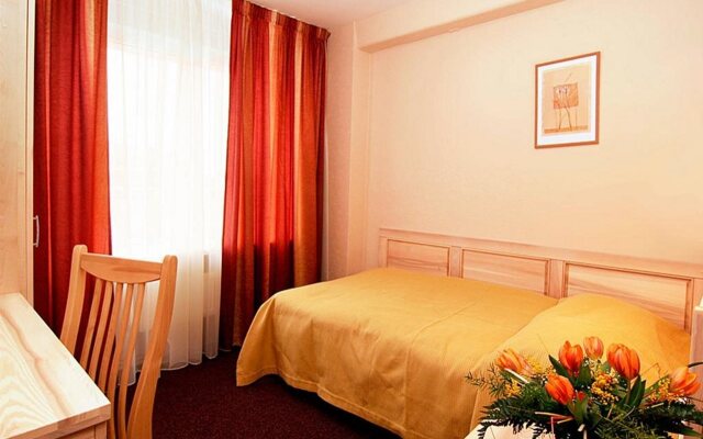 Tia Hotel