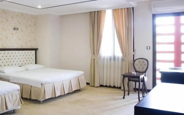 Airport Hotel