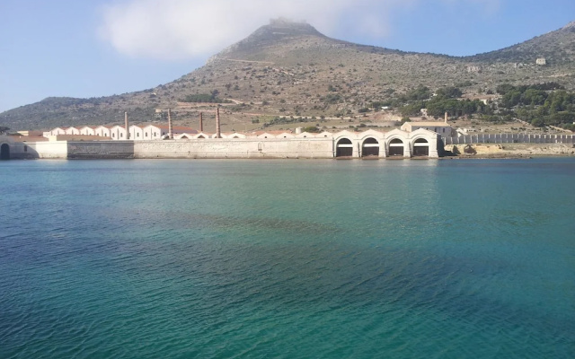 Liveaboard & Diving Safari - Aegadian Islands Tour