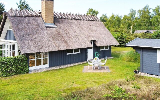 6 Person Holiday Home in Vaeggerlose