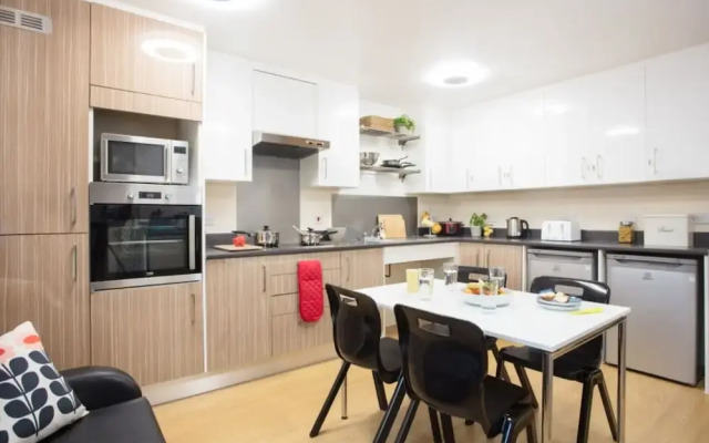 Bright Ensuite Rooms PLYMOUTH SK