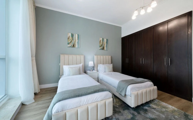 Maison Privee - High-Floor Trendy Apt w/ Marina, Palm & Ocean Vws