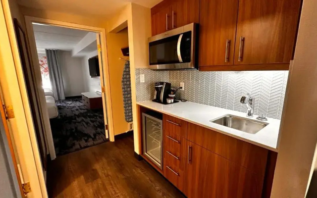 Newmarket Hotel & Suites