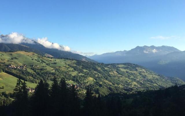 Duplex Apartment Right At The Ski Lift Tracks