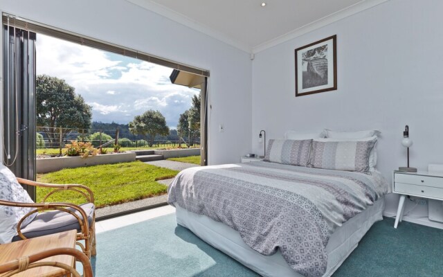Okura River Estate Bed and Breakfast