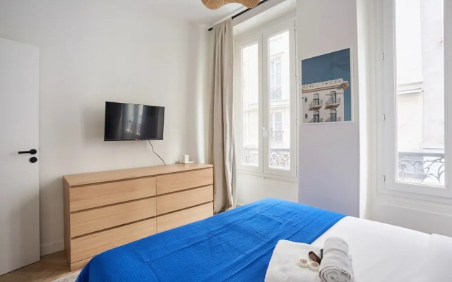 Superb Duplex Apartment Center of Paris