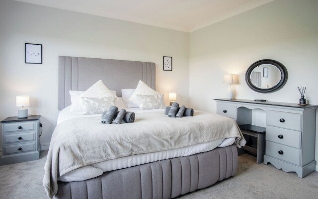 Springfield Lodge - 3 Bedroom Home - Princes Gate